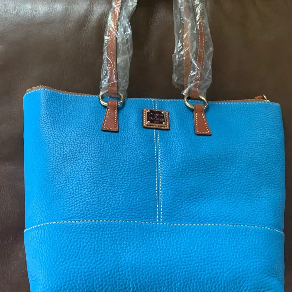 Dooney and Bourke small Tobi tote in the color sky - Picture 3 of 6